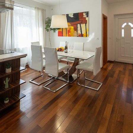 Lumaja Luxury Apartman 비오그라드나모루 외부 사진