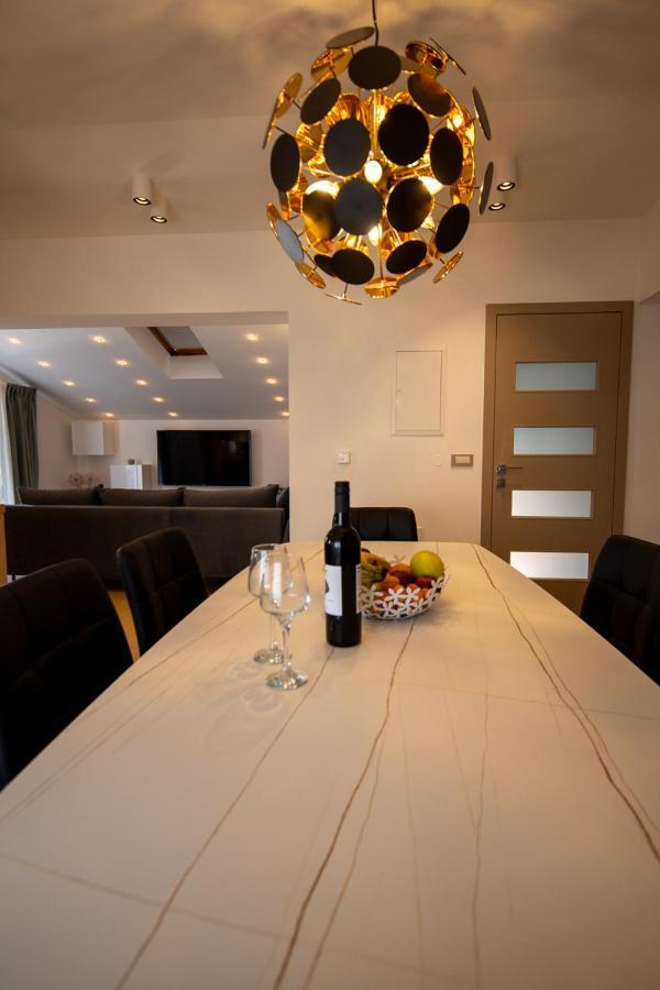 Lumaja Luxury Apartman 비오그라드나모루 외부 사진