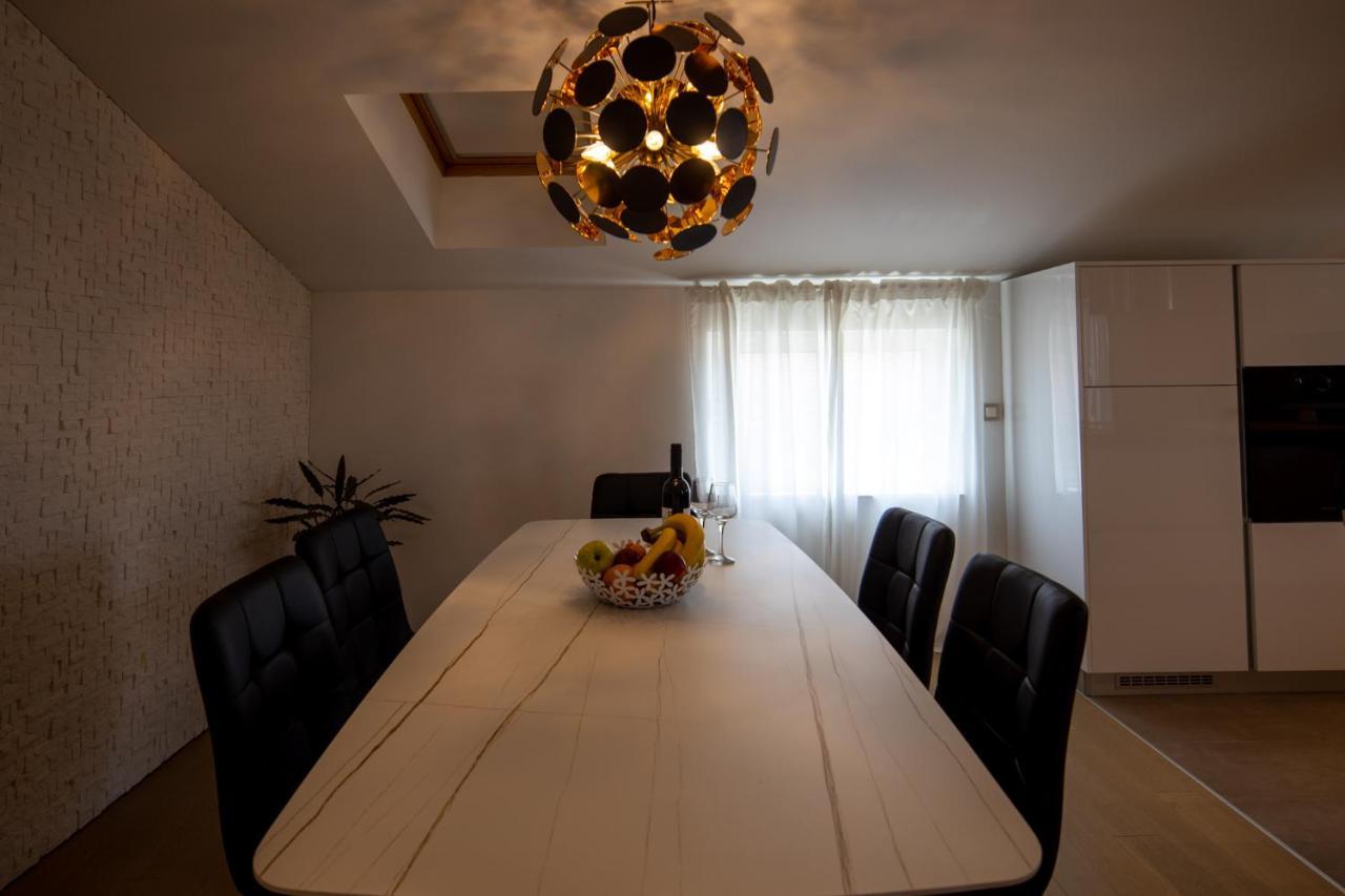 Lumaja Luxury Apartman 비오그라드나모루 외부 사진