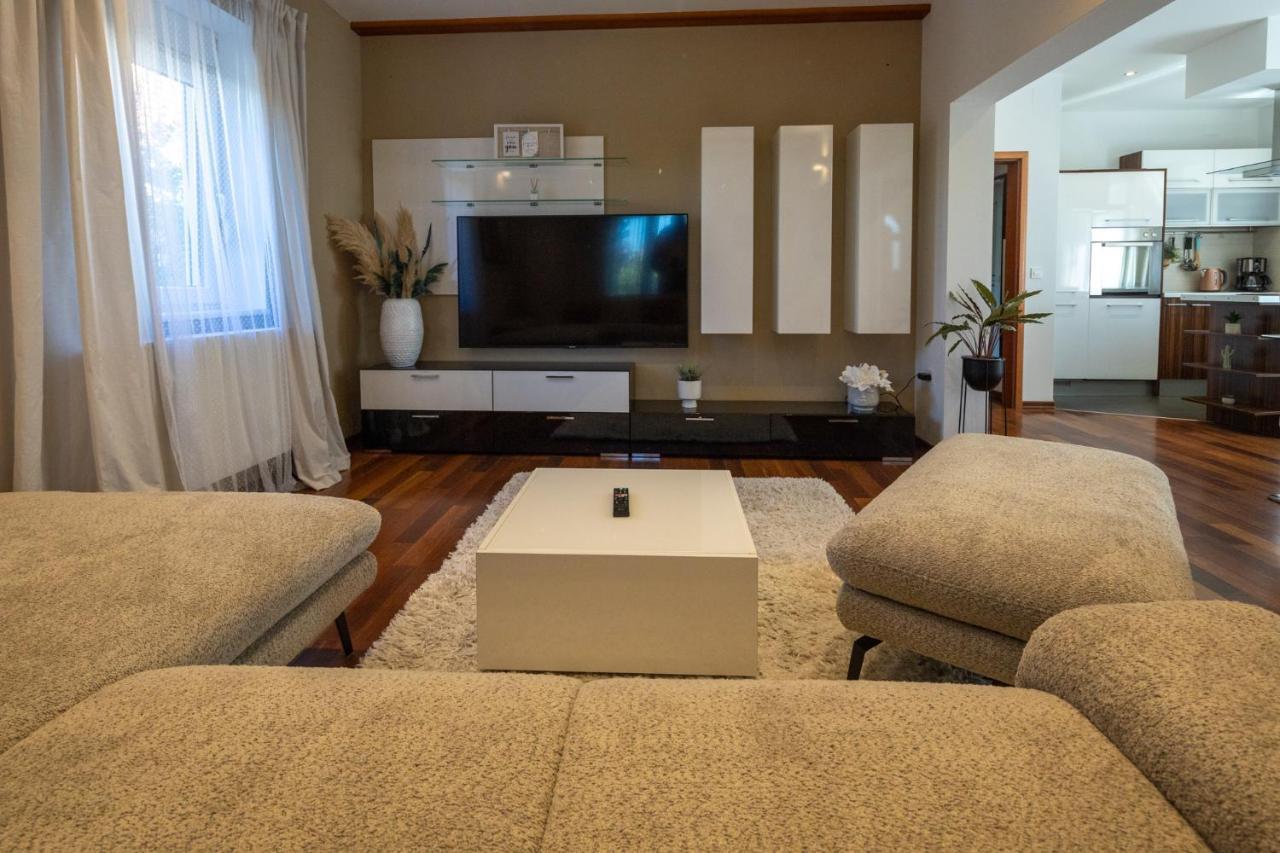 Lumaja Luxury Apartman 비오그라드나모루 외부 사진